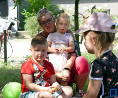  (photo)