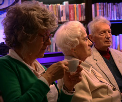 (photo)