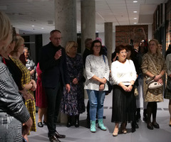  (photo)