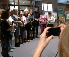  (photo)