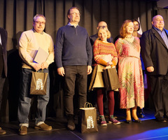  (photo)