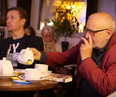  (photo)