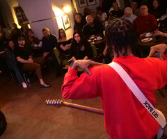  (photo)