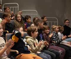  (photo)