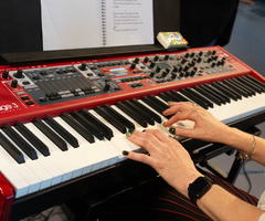  (photo)