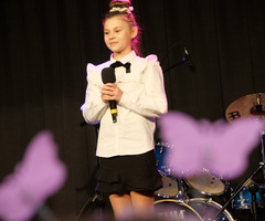  (photo)