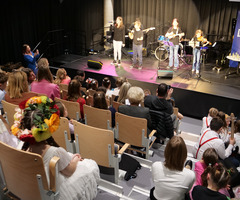  (photo)