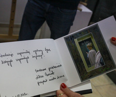  (photo)