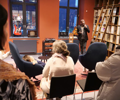  (photo)