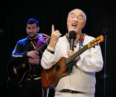  (photo)