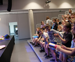 (photo)