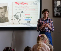  (photo)