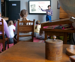  (photo)