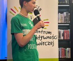  (photo)