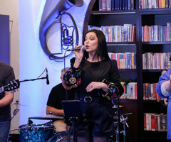  (photo)