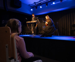  (photo)