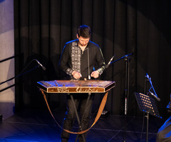  (photo)