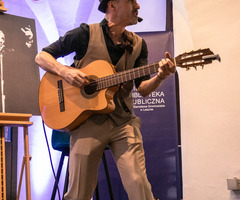  (photo)