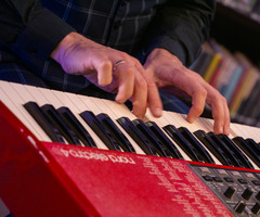  (photo)
