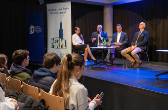 Debata młodzieży z władzami miasta w LGK